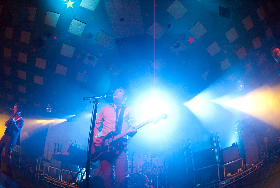 http://www.dyroxy.com/photos/files/gimgs/5_bigsbig-horiz-0107_v2.jpg